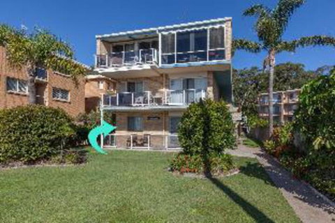 2 Bedroom Apartment Castaways Unit 1 - Australian Directory 0