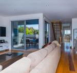 10 Sands Bvd - Australian Directory