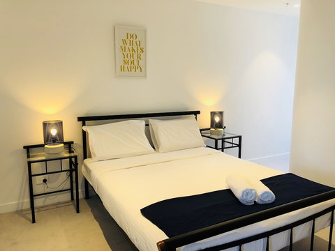 Comfy 2-Bedroom Apartment Level 5 - Australian Directory 4