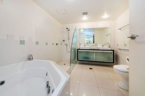Peregian On The Beach - 5/31 Lorikeet Drive - Australian Directory 3