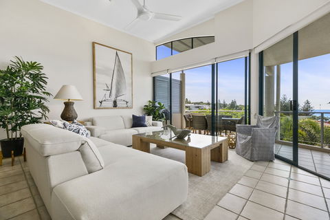 Sunshine Beach Penthouse With Beach Views Unit 9 / 21 Park Crescent Sunshine Beach - Australian Directory 5