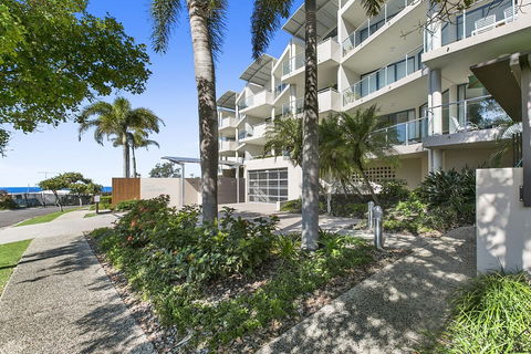 Sunshine Beach Penthouse With Beach Views Unit 9 / 21 Park Crescent Sunshine Beach - Australian Directory 0