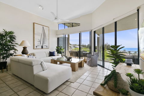 Sunshine Beach Penthouse With Beach Views Unit 9 / 21 Park Crescent Sunshine Beach - Australian Directory 3