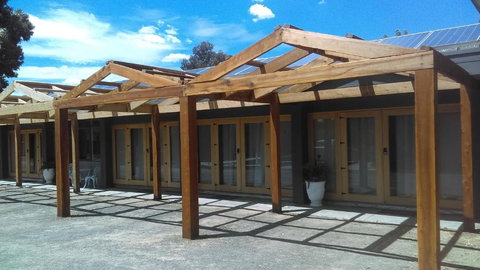 The Happy Wanderer Motel - Australian Directory 2