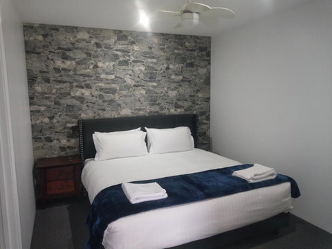 The Happy Wanderer Motel - Australian Directory 3