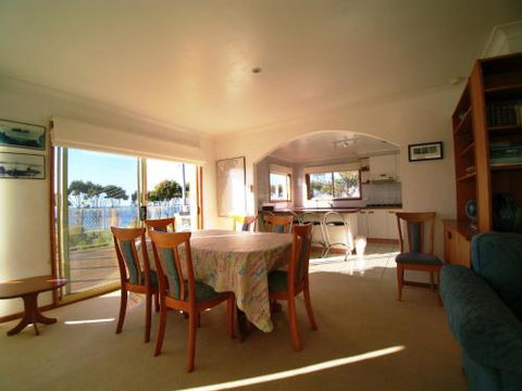 3 Bay Lane - Australian Directory 2