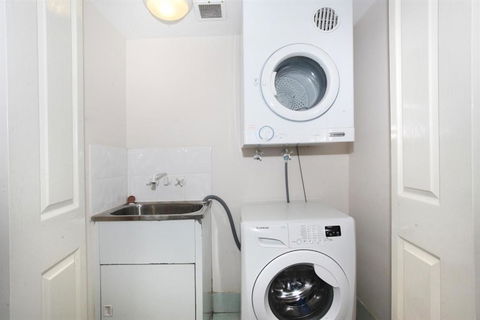 Unit 5 Phoenix Apartments 1736 David Low Way Coolum Beach LINEN INCLUDED 500 Bond - Australian Directory 5