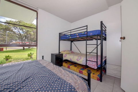 Villa Ellisa Unit 1 / 10 Columbia Close - Australian Directory 1