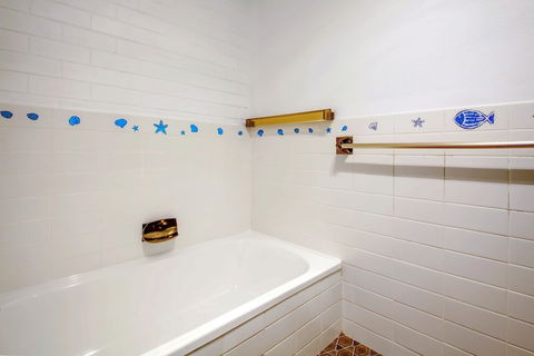 Villa Ellisa Unit 1 / 10 Columbia Close - Australian Directory 4