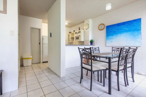 Villa Ellisa Unit 1 / 10 Columbia Close - Australian Directory 2