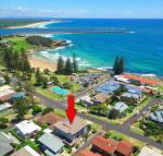 Bimbadeen Unit 3 across from the beach lift in complex - Australian Directory