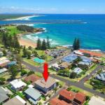 Bimbadeen Unit 3 Across From The Beach Lift In Complex - Australian Directory 0
