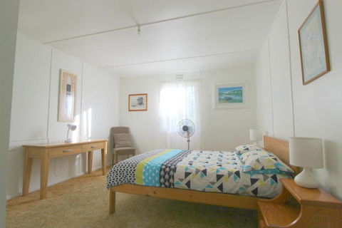 Hi View 18 Dulconghi Street - Australian Directory 6