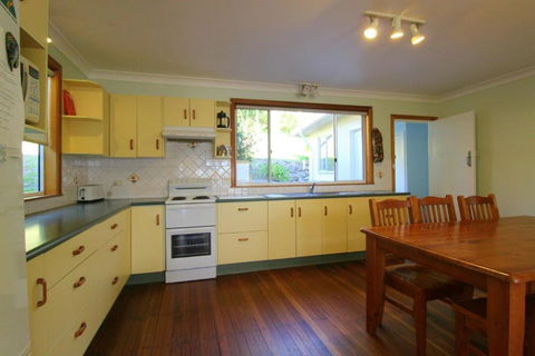 Hi View 18 Dulconghi Street - Australian Directory 4