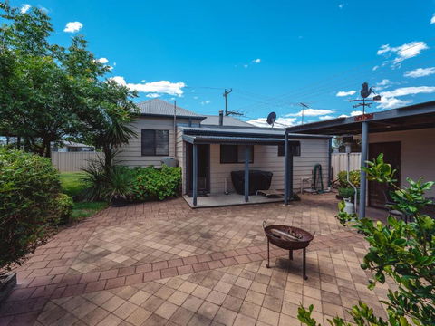 Caledonia Cottage - Australian Directory 5