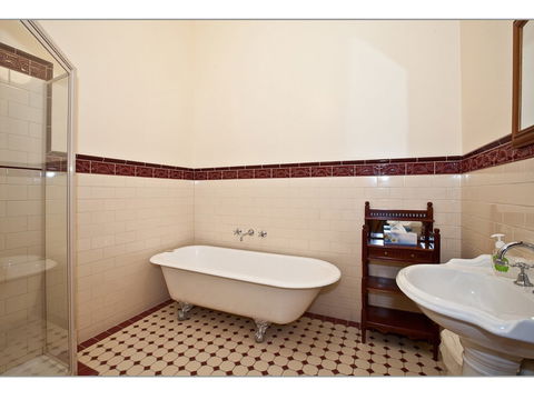 Fairholme Townhouse - Australian Directory 2
