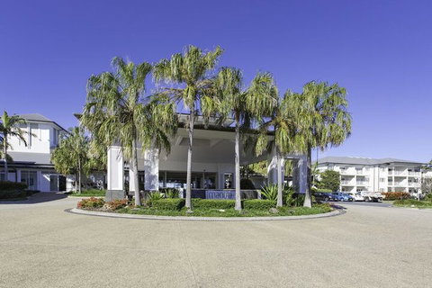 Resort On The Beach 1219 / 20 - Australian Directory 0