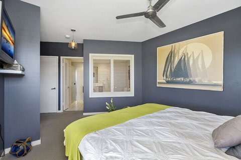Resort On The Beach 1219 / 20 - Australian Directory 4