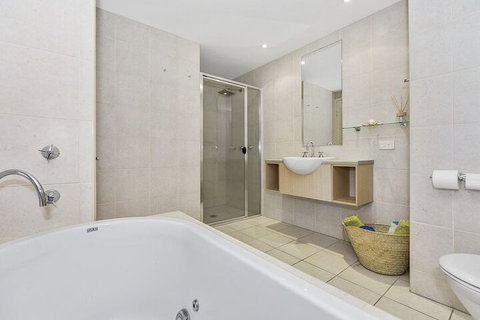 Resort On The Beach 1219 / 20 - Australian Directory 2