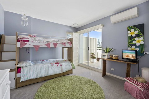 Resort On The Beach 1219 / 20 - Australian Directory 5