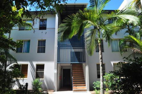 32 / 15 Rainbow Shores Unit Overlooking Bushland With Shared Swimming Pool Spa & Tennis Court - Australian Directory 3