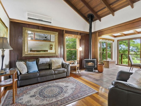 CHRISTOPHERS COTTAGE - Australian Directory 1