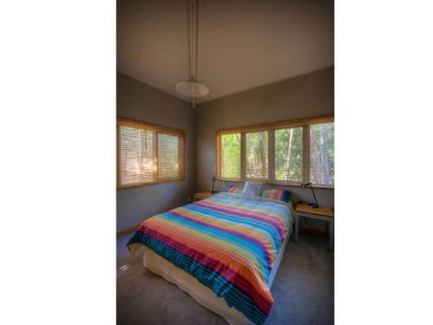 6 Satinwood Drive Rainbow Shores Stylish Beach House Free WiFi - Australian Directory 6