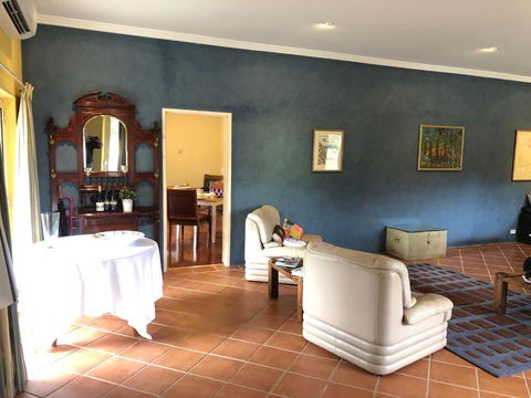 Gundaroo Manor Bed & Breakfast - Australian Directory 4