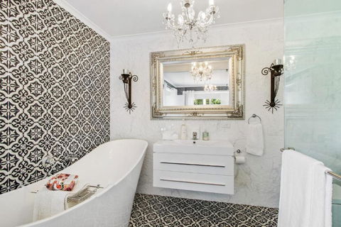 SUNNYDELL - Australian Directory 4