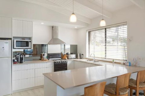 Kianga Parade Beach House - Australian Directory 2