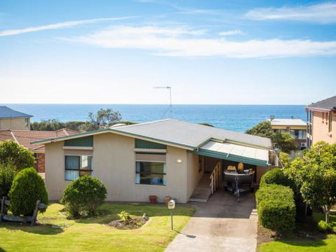 Kianga Parade Beach House - Australian Directory 1