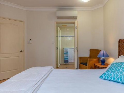 Fusilier Beachfrontviews - Australian Directory 2