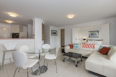 Cottesloe Cove Beach Apartment - Australian Directory 6