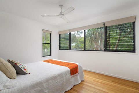 12 Naiad Court Pool Sleeps 8 Close To Beach - Australian Directory 1