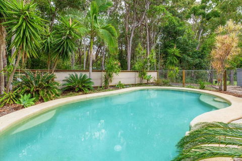 12 Naiad Court Pool Sleeps 8 Close To Beach - Australian Directory 5