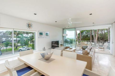 Unit 105 Plantation Rainbow Beach Plantation Resort Second Floor Aircon Pool Spa - Australian Directory 5