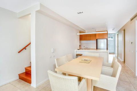 Unit 207 Plantation Rainbow Beach Ocean Facing Plantation Resort Unit Incredible Views Top Floor - Australian Directory 1