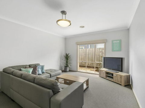 THE LOCH SURFSIDE WIFI NETFLIX PET FRIENDLY (OUTSIDE ONLY) - Australian Directory 4