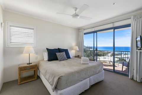 Stunning Top Floor Sunshine Beach Getaway! Unit 7 Vista Pacific 12 Bryan Street - Australian Directory 3