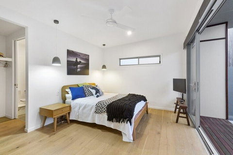 Sea Gem On Eclipse - Australian Directory 4