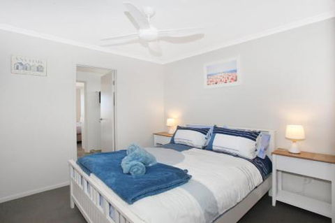 BEACH SHOPS & FABULOUS VACATION HOME! - Australian Directory 4