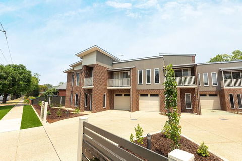 Wagga Apartments 3 - Australian Directory 0
