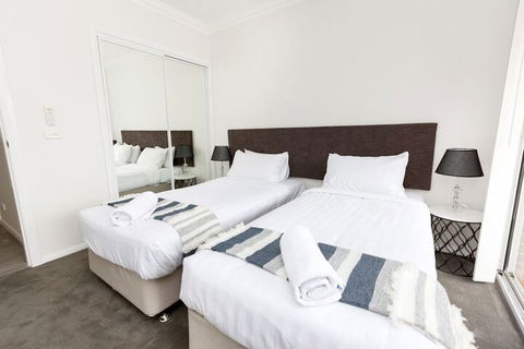Wagga Apartments 3 - Australian Directory 2