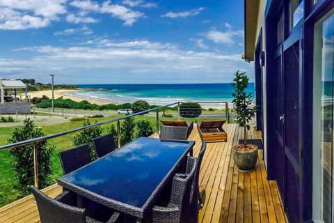MAVI BEACH HOUSE Beachfront Wifi Views - Australian Directory 1