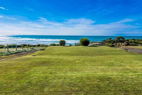 MAVI BEACH HOUSE Beachfront Wifi Views - Australian Directory 4