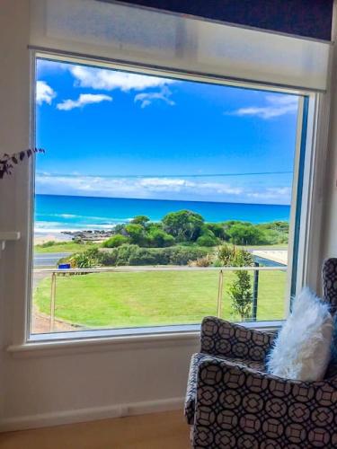 MAVI BEACH HOUSE Beachfront Wifi Views - Australian Directory 2