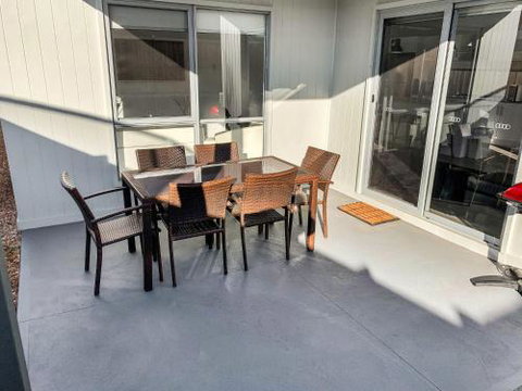 Brand New Home 10 Mins To Beach Torquay Geelong Deakin Hospitals - Australian Directory 1