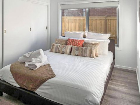 Brand New Home 10 Mins To Beach Torquay Geelong Deakin Hospitals - Australian Directory 6