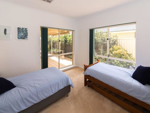 Beachside At Normanville 7 Ronald Street - Australian Directory 3