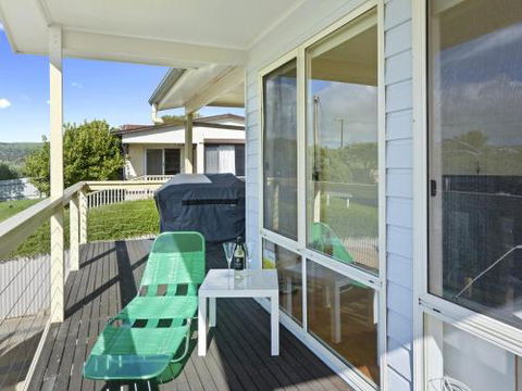 VALLEY VIEWS 10 Valley Heights Drive - Australian Directory 1